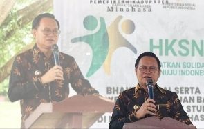 Penjabat Bupati Minahasa Serahkan Bantuan Sosial Kepada Anak Stunting dan Lansia dalam Rangka HKSN 2024