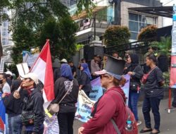 Massa Aksi Demo Rektor Unsrat Mengaku Dibayar, Tak Tahu Isu yang Diperjuangkan