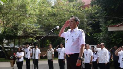 Caroll Senduk dan Sendy Rumajar Tekankan Profesionalisme ASN dalam Apel Awal Bulan