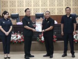 Wali Kota dan Wakil Wali Kota Tomohon Hadiri Rapat Paripurna DPRD Bahas Tiga Agenda Strategis