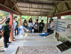 Tabur Bunga di Makam Para Pionir: Wujud Syukur FISIP Unsrat di Usia ke-61