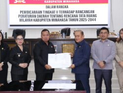 Ketua DPRD Robby Longkutoy Pimpin Rapat Penetapan RTRW Minahasa 2025–2044