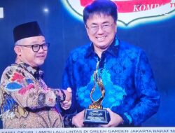 Andrei Angouw Terima Penghargaan Akses dan Infrastruktur Pendidikan dari Kompas TV
