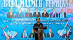 Camat Tompaso Barat Stevri V. Pandey Wakili GMIM Bukit Moria Touure di Lomba Baca Mazmur HUT ke-63 PKB Sinode GMIM