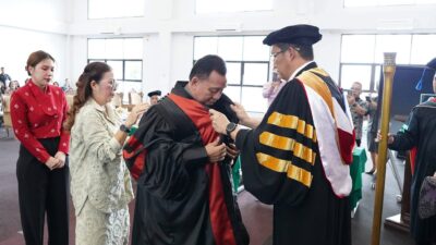 Bupati Minahasa Robby Dondokambey Raih Doktor Cumlaude, Tegaskan Komitmen Bangun Pendidikan Daerah