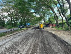 Di Bawah Arahan Gubernur Yulius Selvanus, Perbaikan Jalan Ir. Soekarno Dikebut