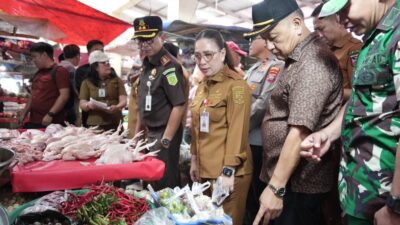 Ketua DPRD Minahasa Robby Longkutoy Turun Sidak Pasar Jelang Idul Fitri, Pantau Harga dan Stok Bahan Pokok