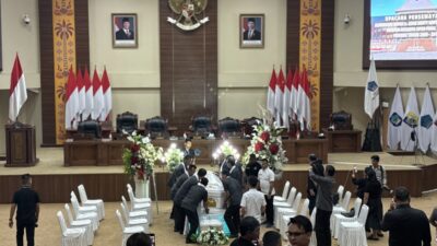 DPRD Sulut Gelar Upacara Persemayaman Almarhum Ir. Lexi Solang di Ruang Paripurna