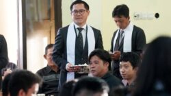 Joune Ganda Layani Jemaat di Ibadah Perjamuan Kudus Jumat Agung GMIM Immanuel Kaima