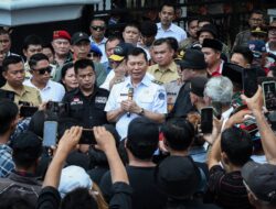 Dihadapan Massa, Victor Mailangkay Tegaskan: Kritik Masyarakat adalah Harapan bagi Sulawesi Utara