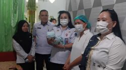 Warga Winangun Atas Temukan Bayi Baru Lahir Terbungkus Plastik, Kini Dirawat di RSUD Tondano