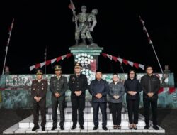 Hening dan Penuh Khidmat, Bupati Robby Dondokambey Ikuti Apel Kehormatan dan Renungan Suci di TMP Tondano
