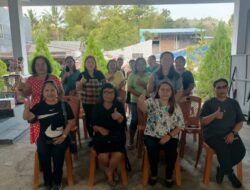 Grace Waleleng Melakukan Pelatihan Video Editing Menggunakan Aplikasi CapCut untuk Meningkatkan Keterampilan dan Kreativitas Ibu-Ibu PKK Kelurahan Taas Kota Manado