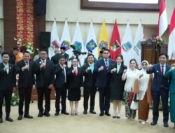 Vanda Sarundajang Hadiri HUT ke-62 Sulut, Desa Kayuuwi Raih Penghargaan Desa Berprestasi