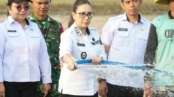 Wakil Bupati Vanda Sarundajang Dialog dengan Petani, Tinjau Dampak El Nino di Minahasa