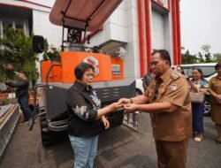 Dukung Petani dan Ketahanan Pangan, Robby Dondokambey Serahkan Bantuan Traktor untuk Gapoktan Minahasa