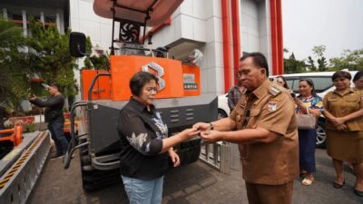 Dukung Petani dan Ketahanan Pangan, Robby Dondokambey Serahkan Bantuan Traktor untuk Gapoktan Minahasa